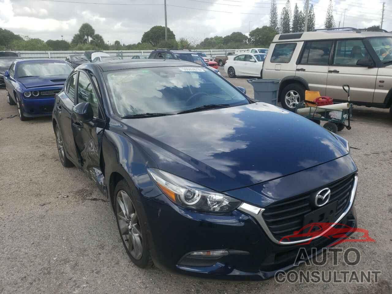 MAZDA 3 2018 - 3MZBN1L38JM255481