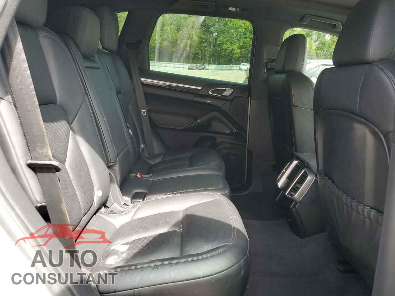 PORSCHE CAYENNE 2016 - WP1AA2A26GKA37886