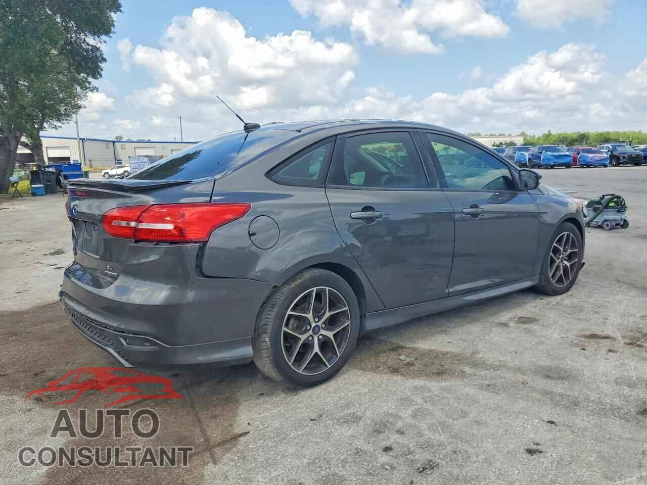FORD FOCUS 2015 - 1FADP3F22FL385307
