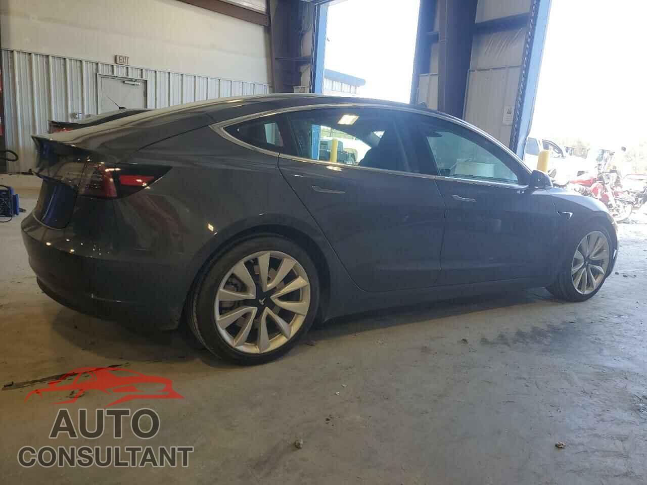 TESLA MODEL 3 2018 - 5YJ3E1EA5JF059313