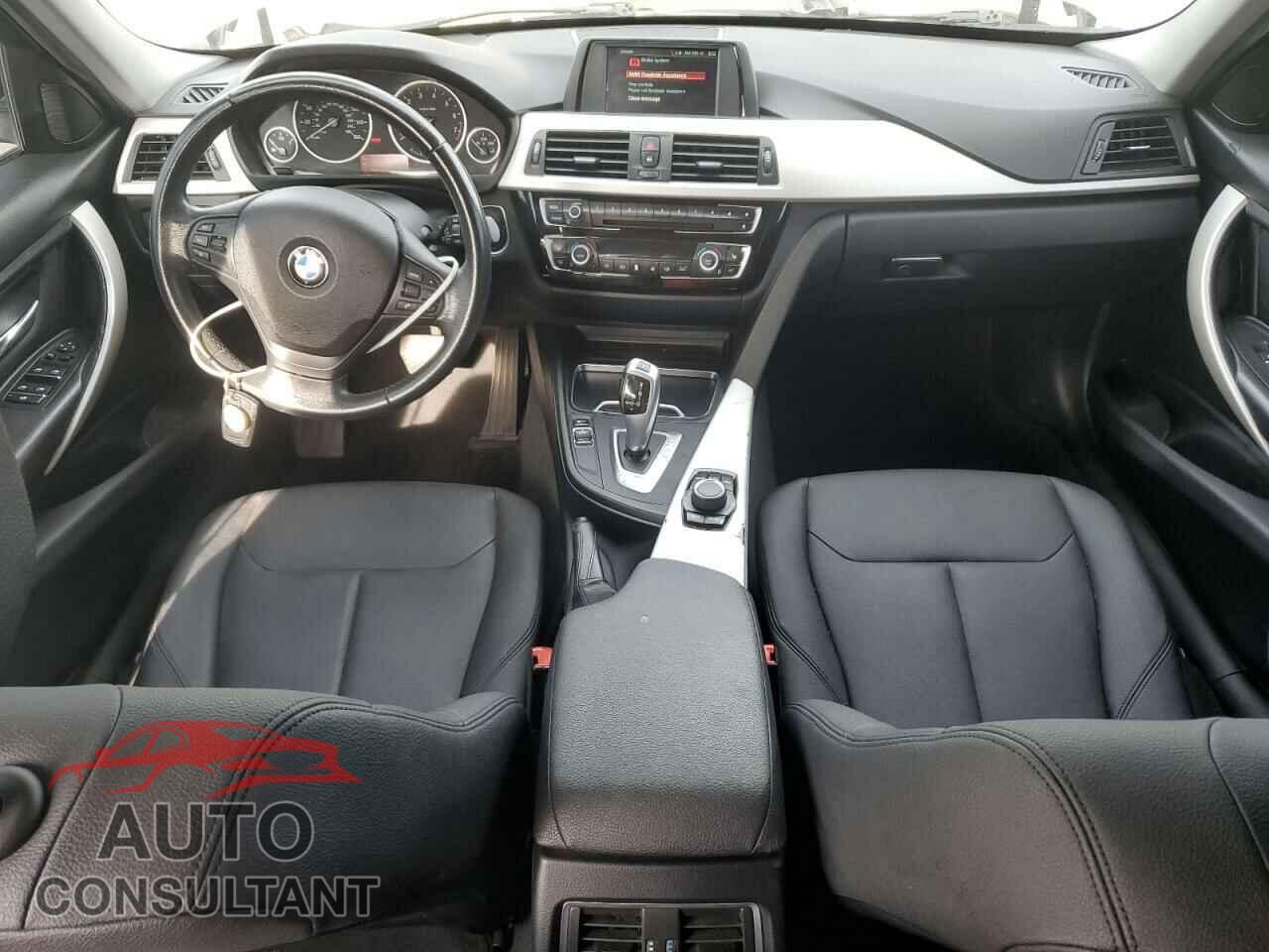 BMW 3 SERIES 2018 - WBA8E1G52JNU92379