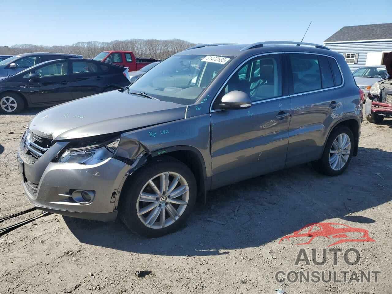 VOLKSWAGEN TIGUAN 2011 - WVGBV7AX7BW560527