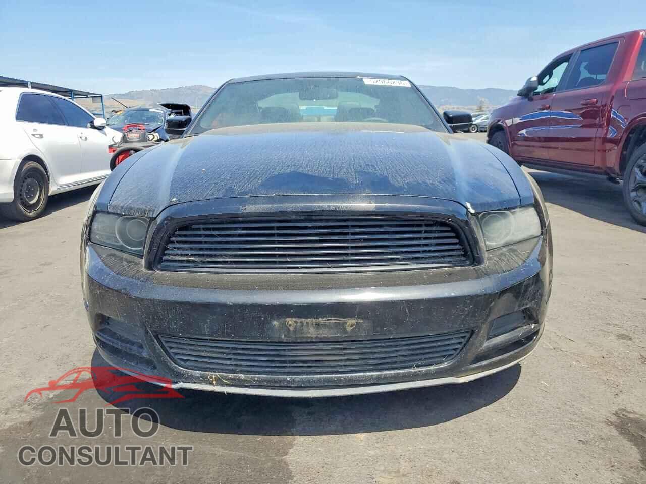 FORD MUSTANG 2013 - 1ZVBP8AM1D5250129