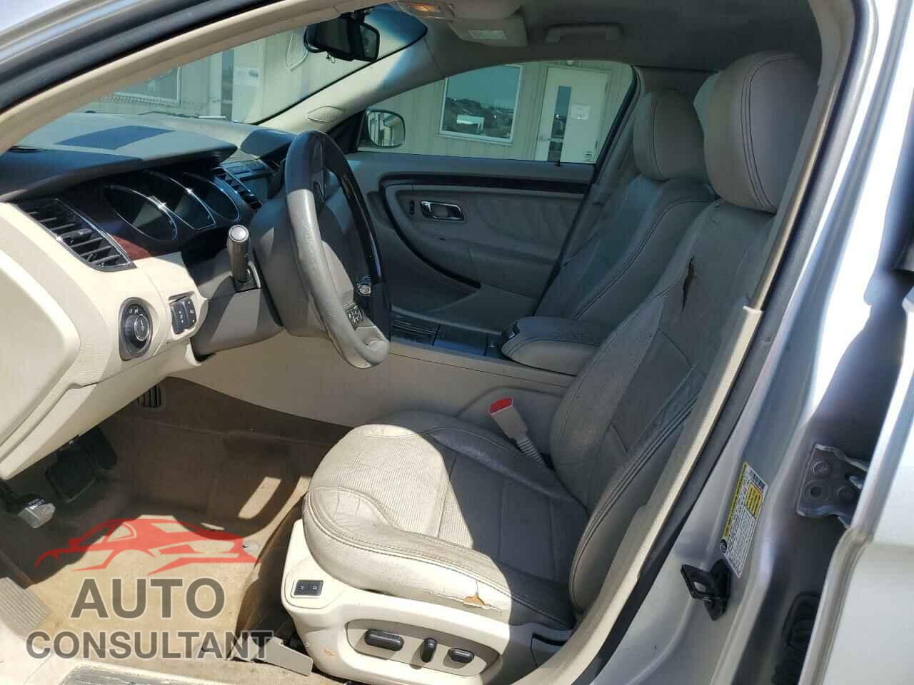 FORD TAURUS 2011 - 1FAHP2FW5BG165225