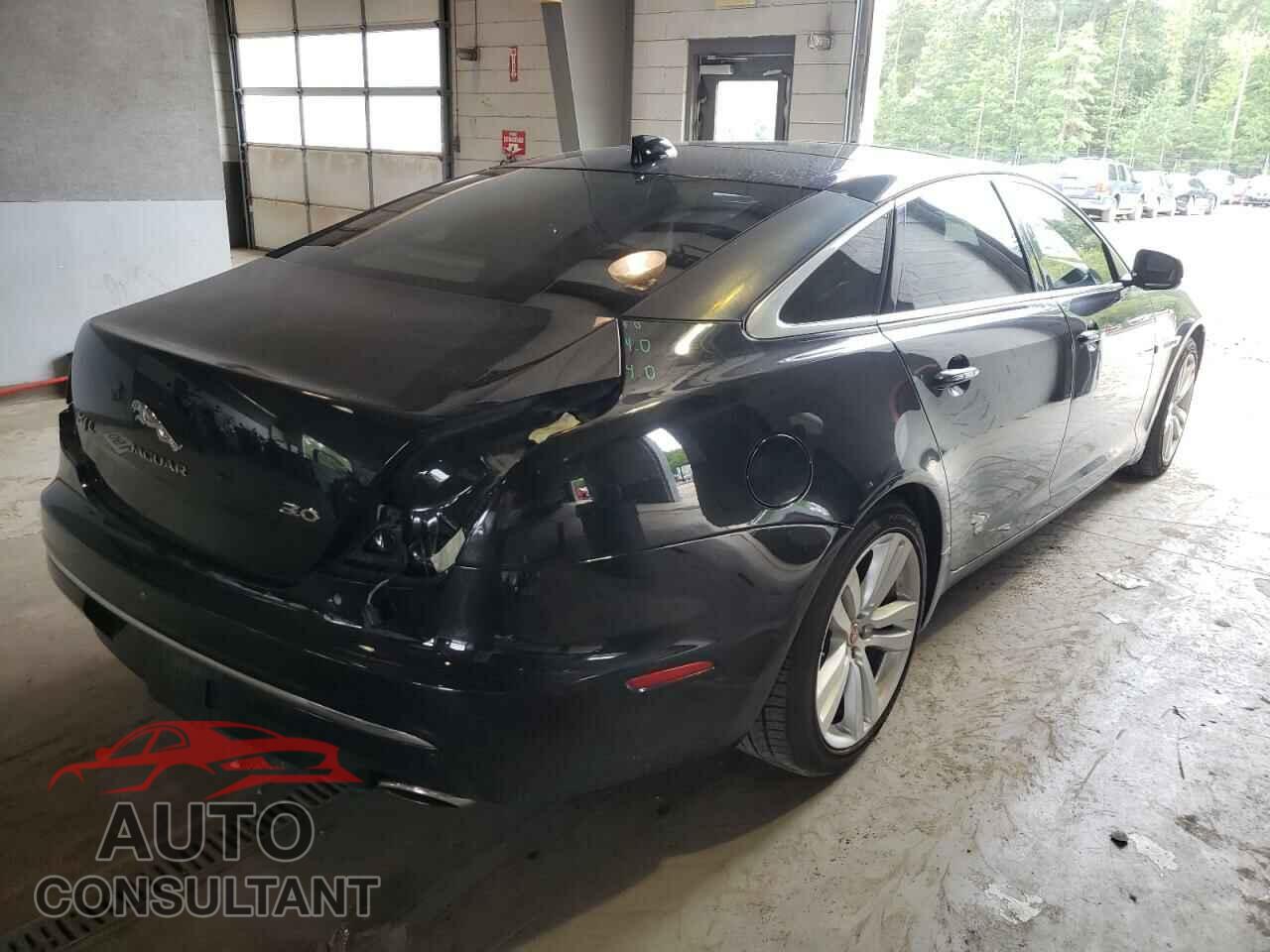 JAGUAR XJ 2017 - SAJWA2G77H8W04701