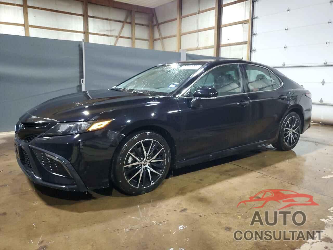 TOYOTA CAMRY 2022 - 4T1G11AK6NU670066