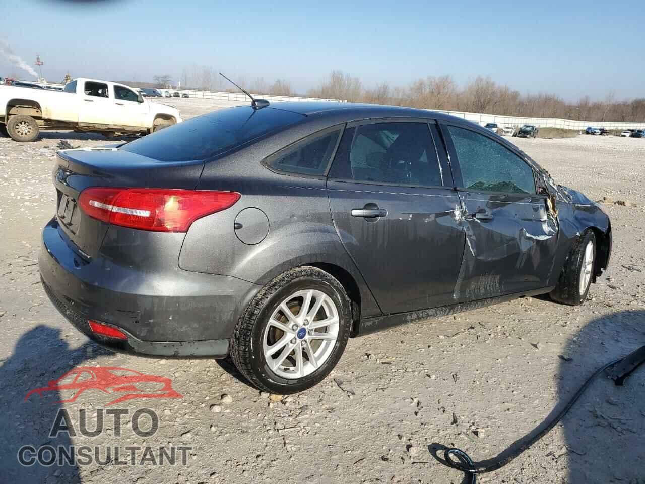 FORD FOCUS 2015 - 1FADP3F24FL375412