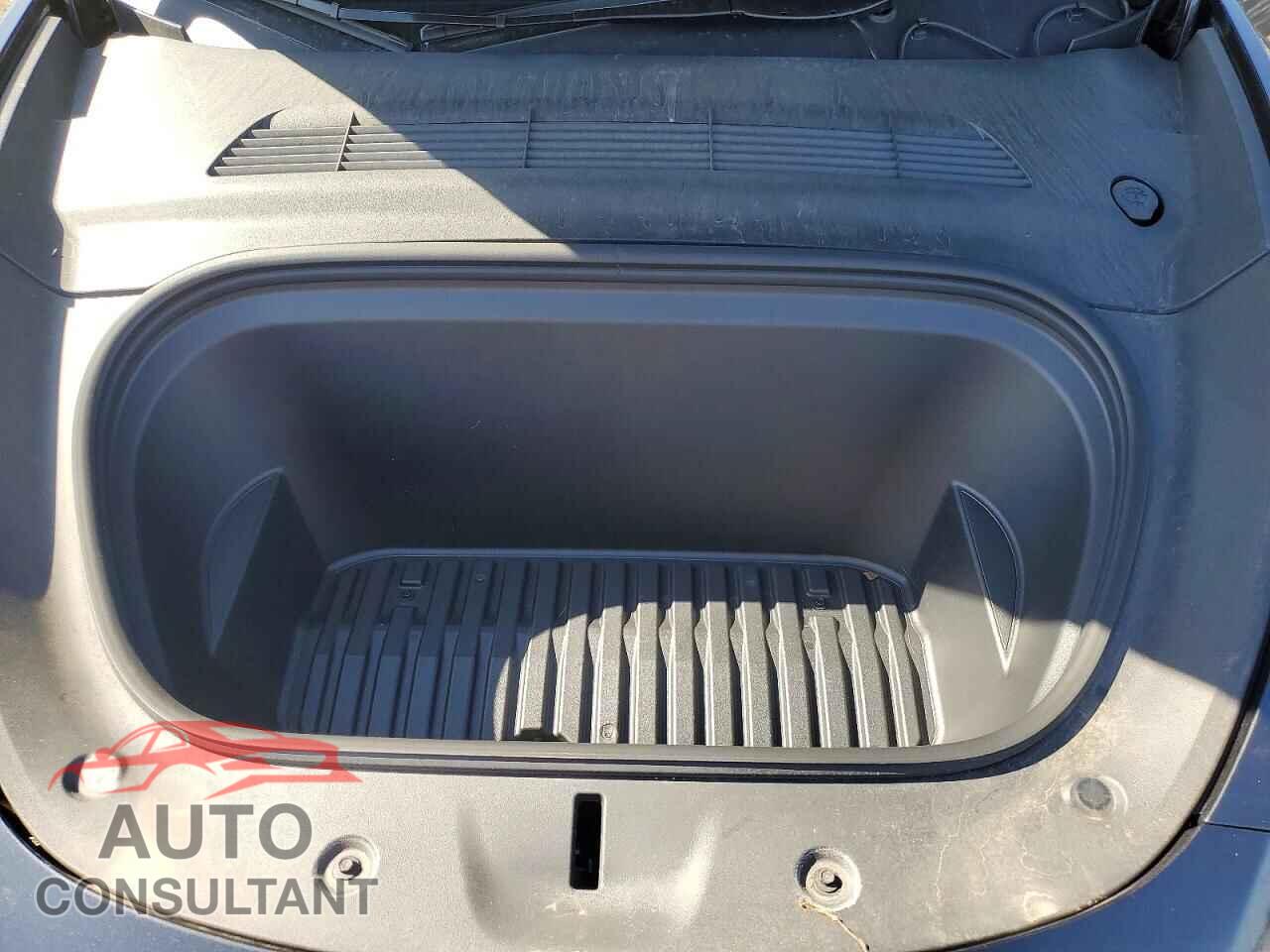 TESLA MODEL Y 2024 - 7SAYGAEE8RF080979