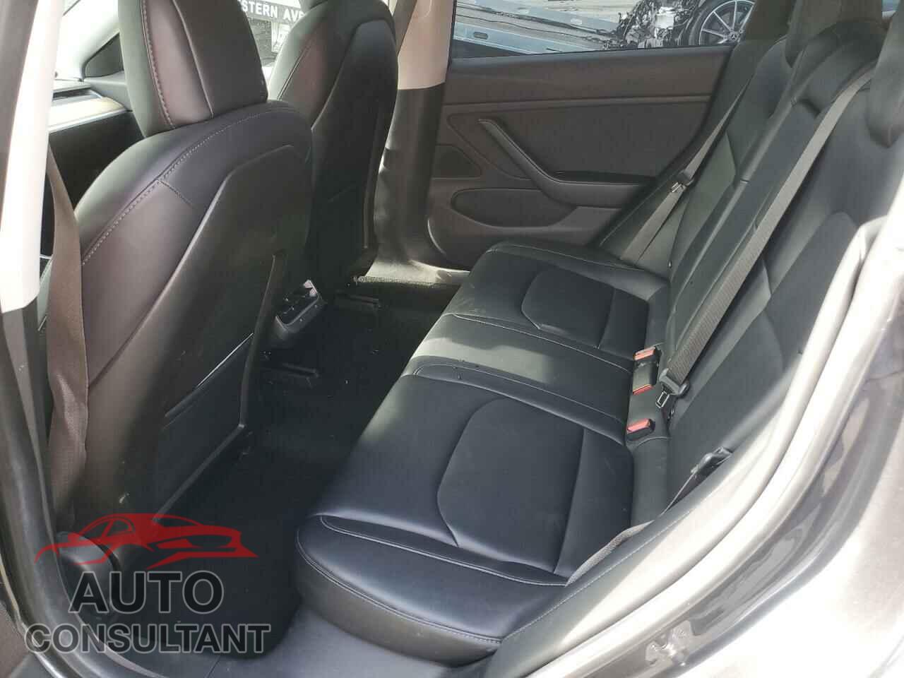 TESLA MODEL 3 2018 - 5YJ3E1EA9JF012110