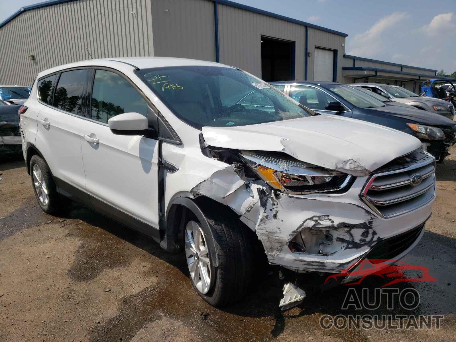 FORD ESCAPE 2017 - 1FMCU0G96HUE84598