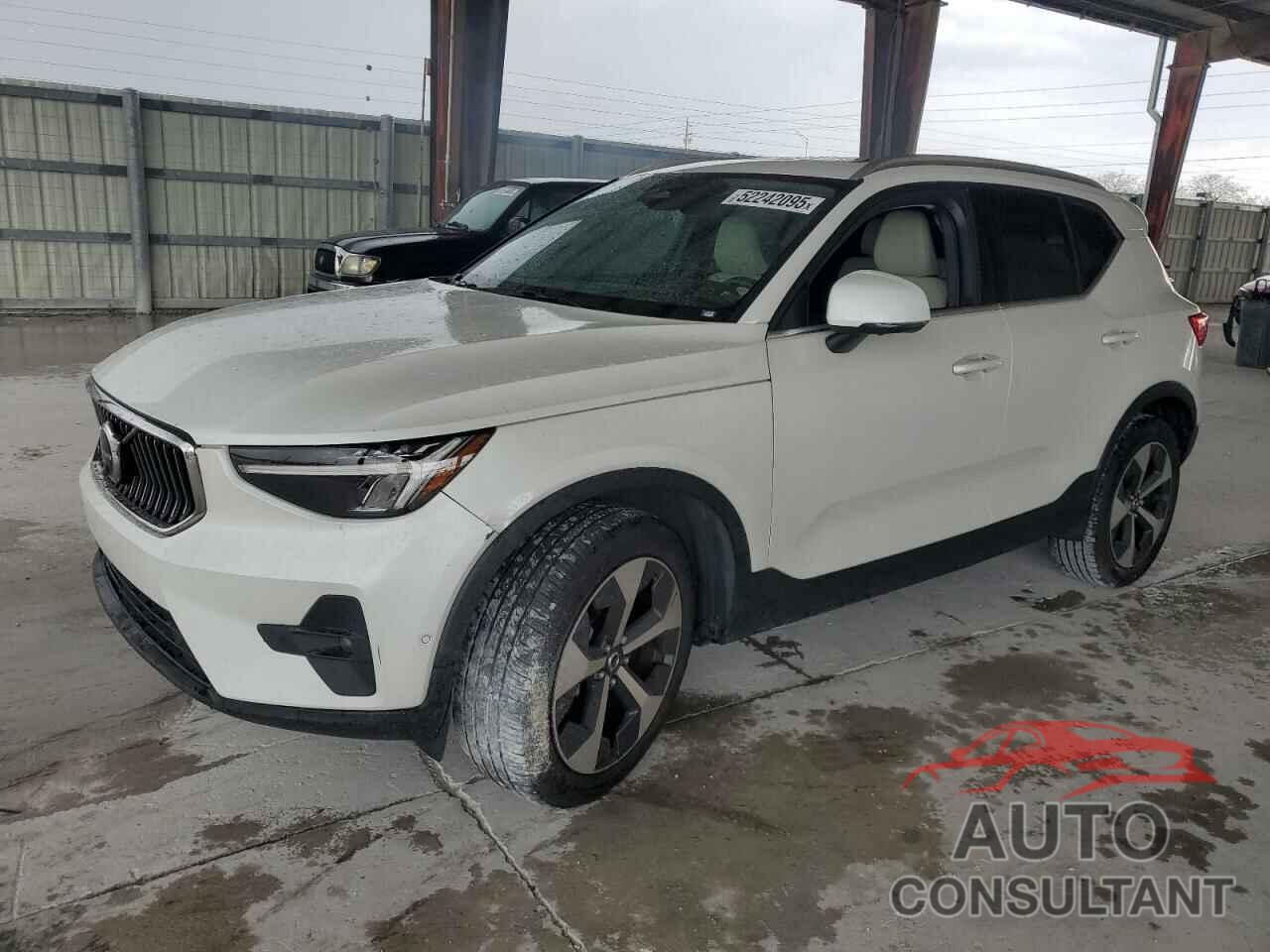 VOLVO XC40 PLUS 2023 - YV4K92HN3P2919237