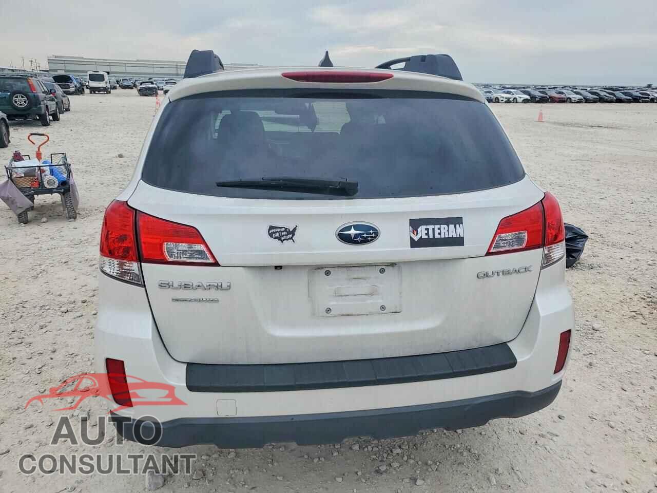SUBARU OUTBACK 2013 - 4S4BRCSC5D3313083