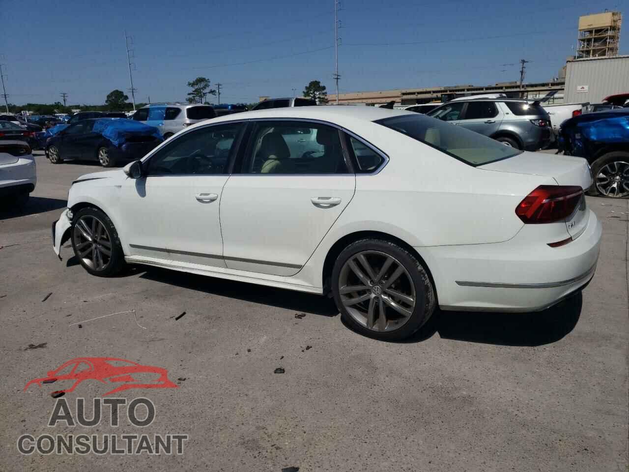 VOLKSWAGEN PASSAT 2017 - 1VWDT7A33HC005484