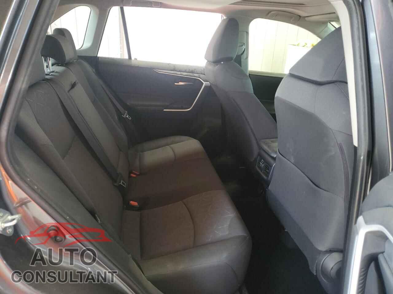 TOYOTA RAV4 2019 - JTMP1RFV7KD008255