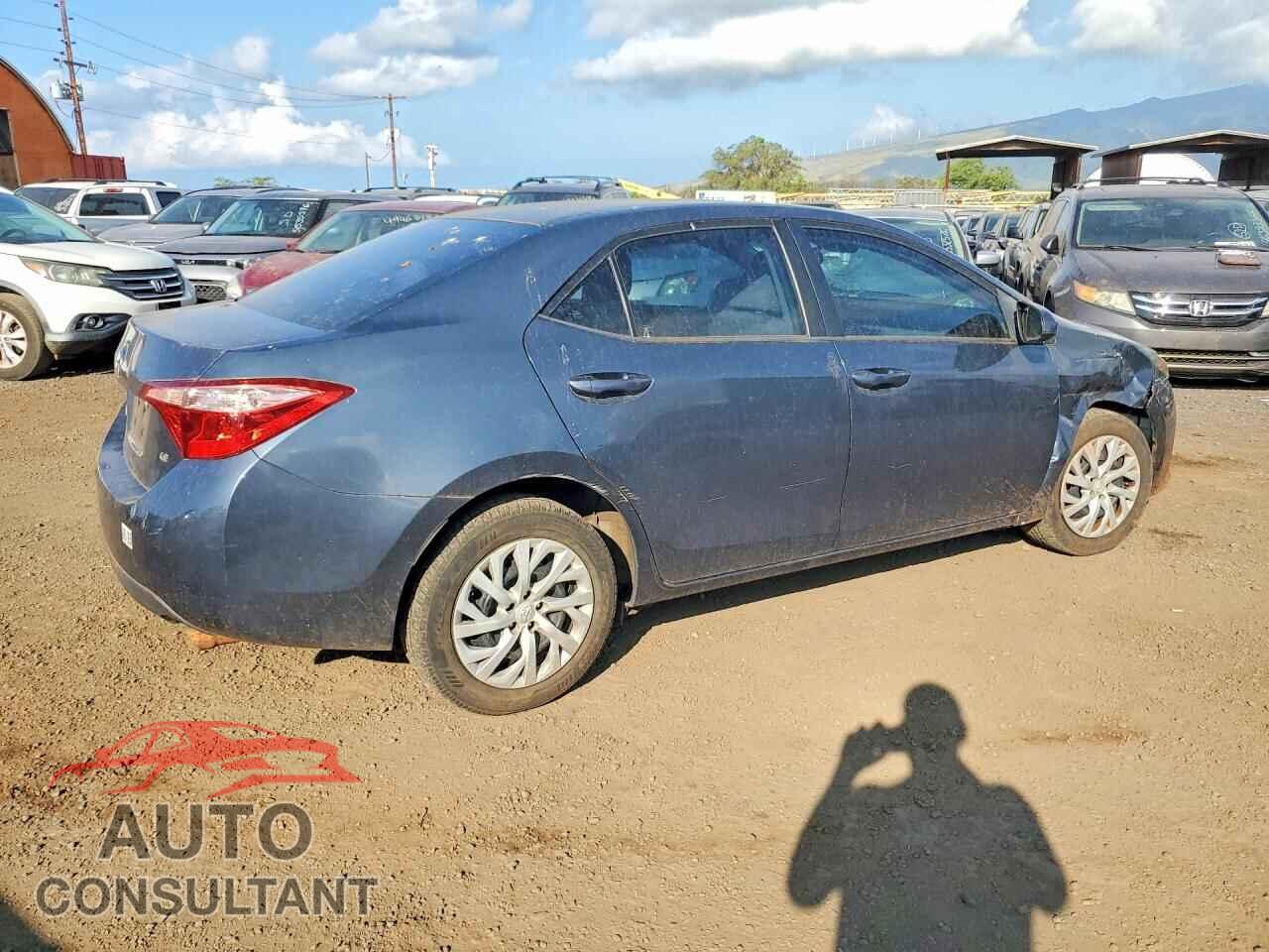 TOYOTA COROLLA 2018 - 5YFBURHEXJP794336