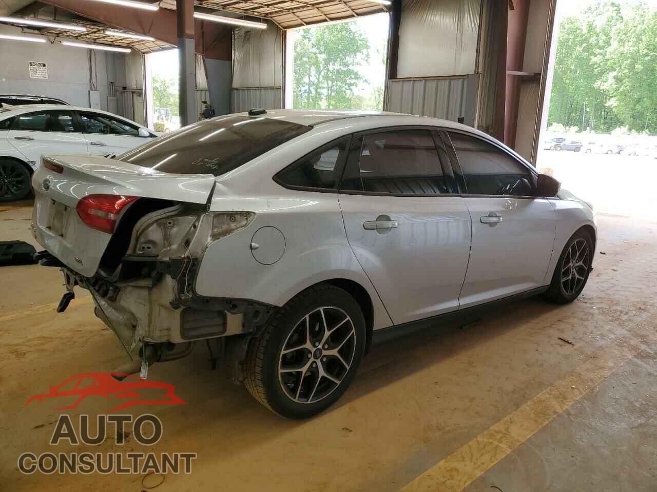 FORD FOCUS 2018 - 1FADP3H20JL219924