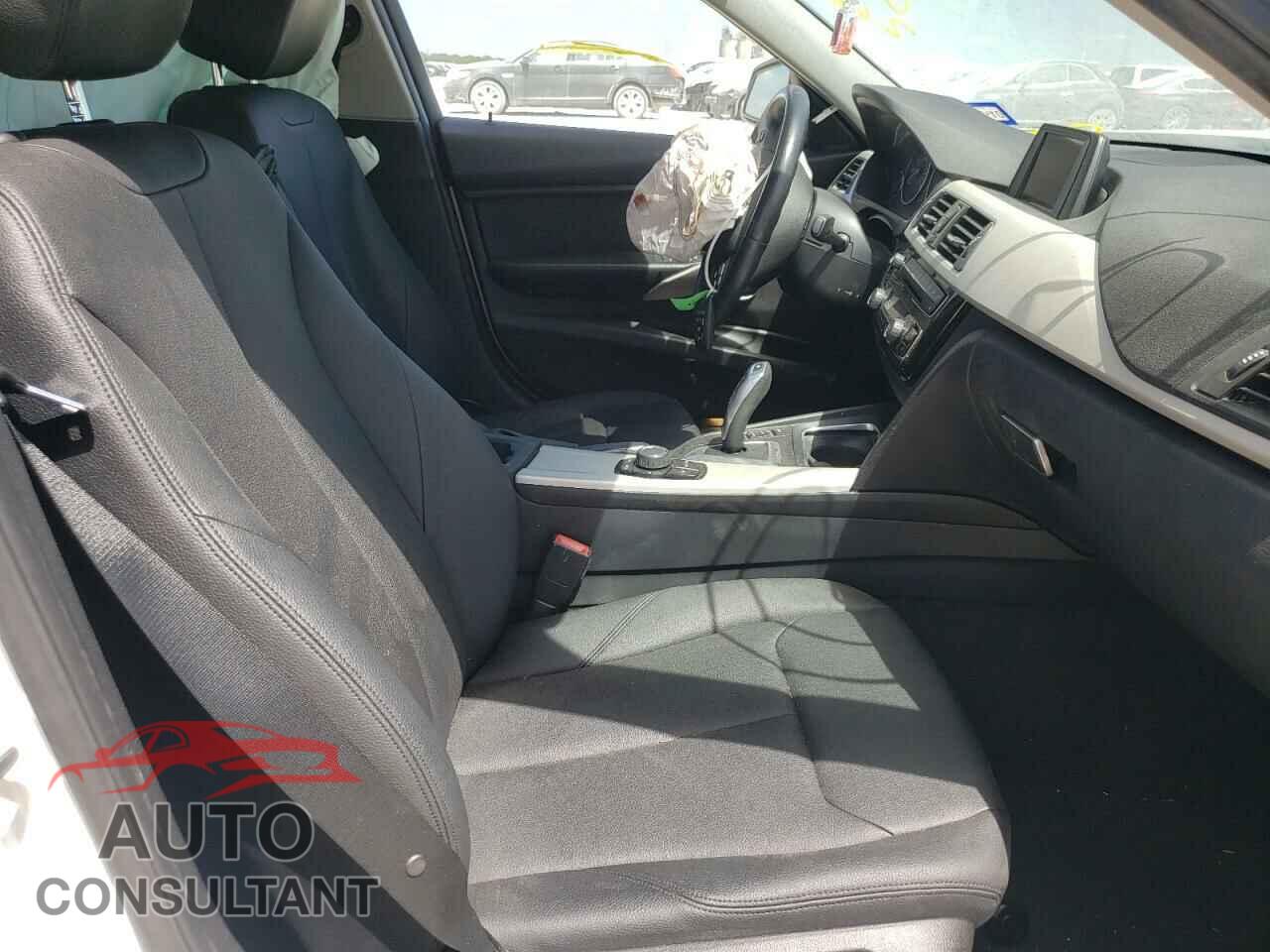 BMW 3 SERIES 2016 - WBA8E1G56GNU12266