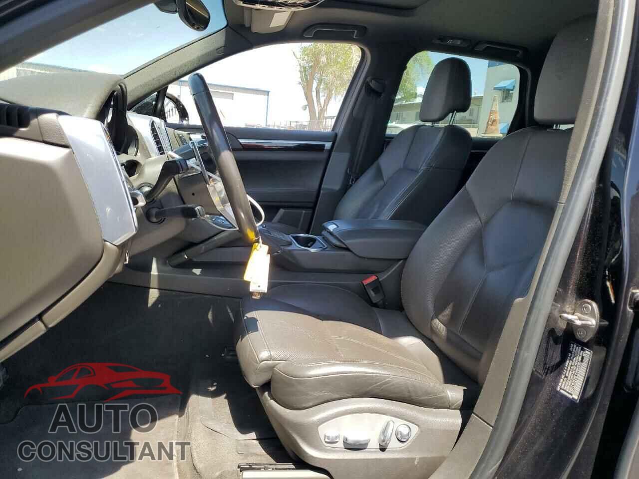 PORSCHE CAYENNE 2017 - WP1AA2A23HKA84522