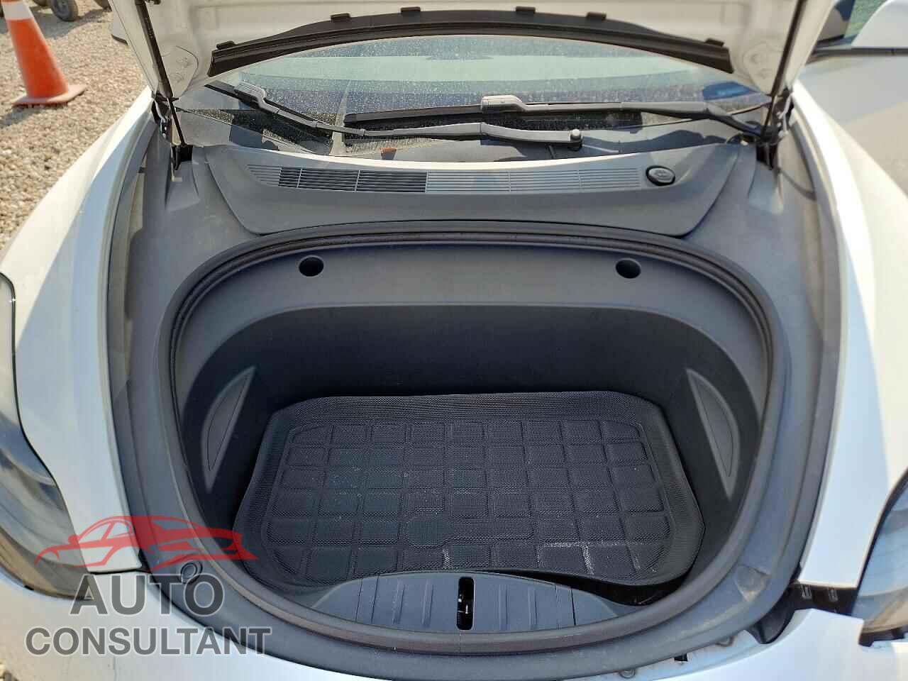 TESLA MODEL 3 2021 - 5YJ3E1EA9MF002696