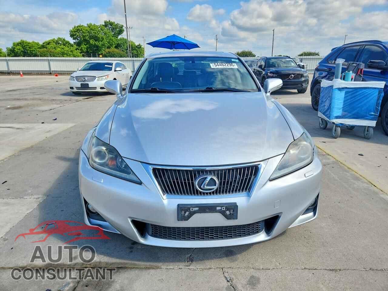 LEXUS IS 2011 - JTHCE5C28B5001779