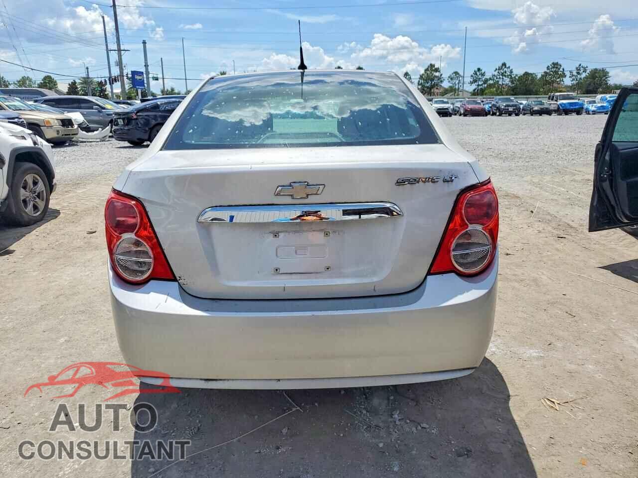 CHEVROLET SONIC 2014 - 1G1JC5SH4E4158507