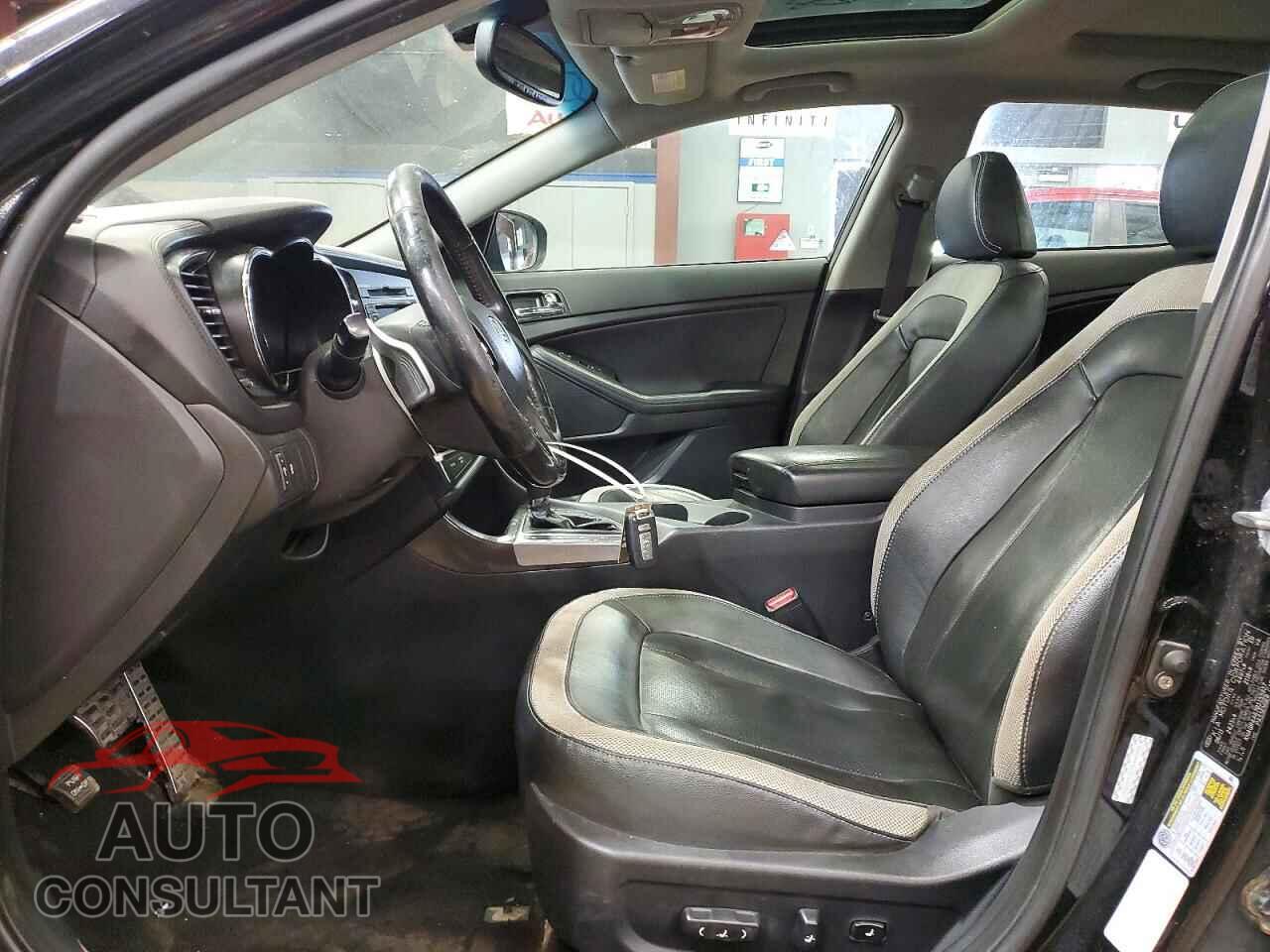 KIA OPTIMA 2011 - KNAGR4A67B5155937