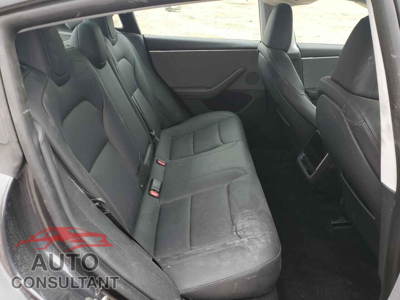 TESLA MODEL 3 2024 - 5YJ3E1EA8RF727486