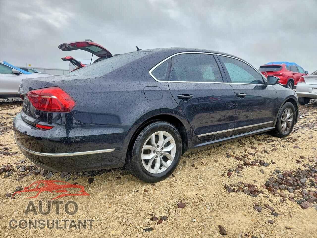 VOLKSWAGEN PASSAT 2017 - 1VWAT7A32HC048541
