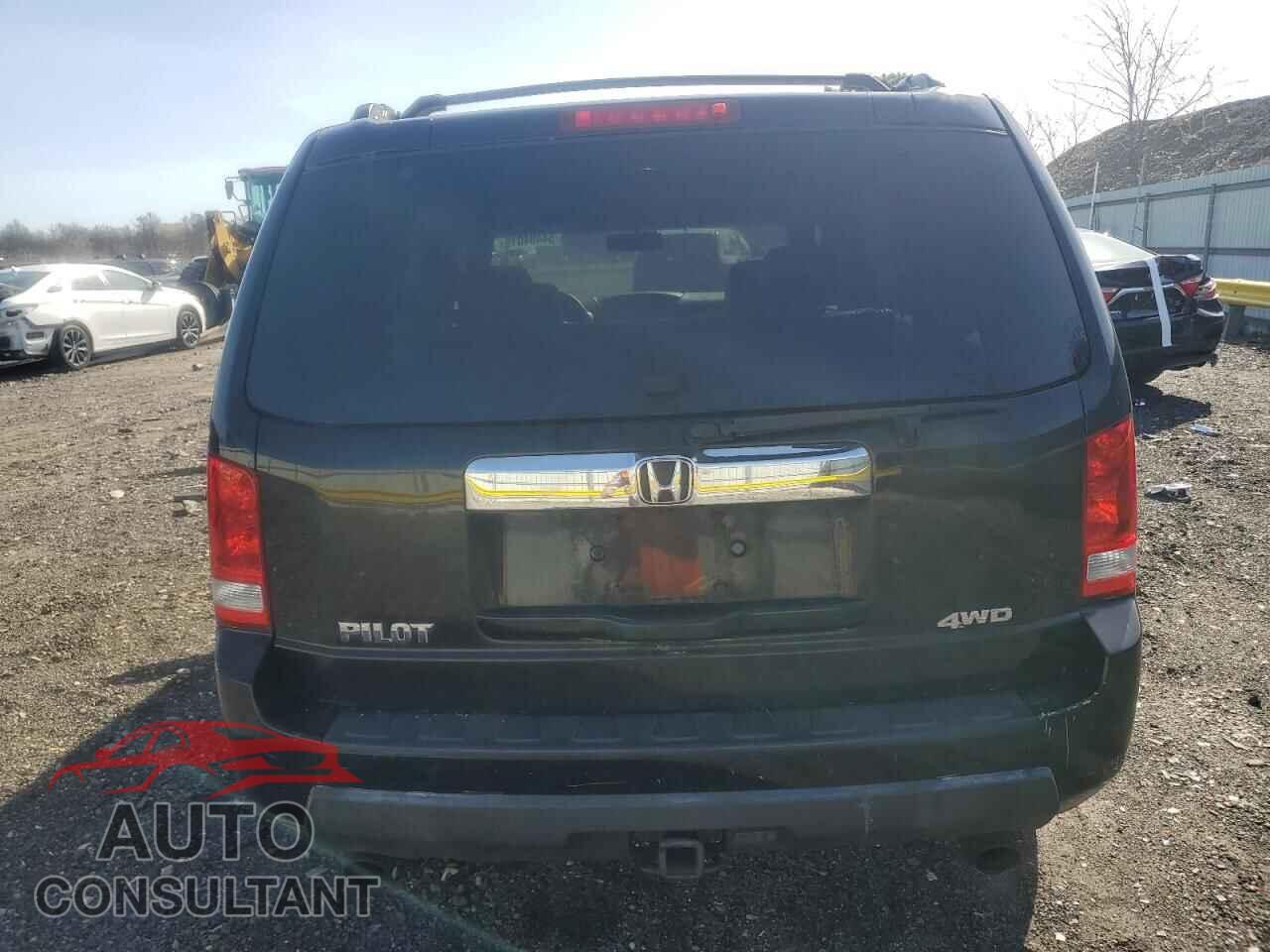 HONDA PILOT 2011 - 5FNYF4H58BB035172