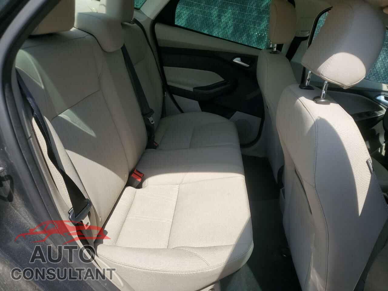FORD FOCUS 2017 - 1FADP3F24HL317545