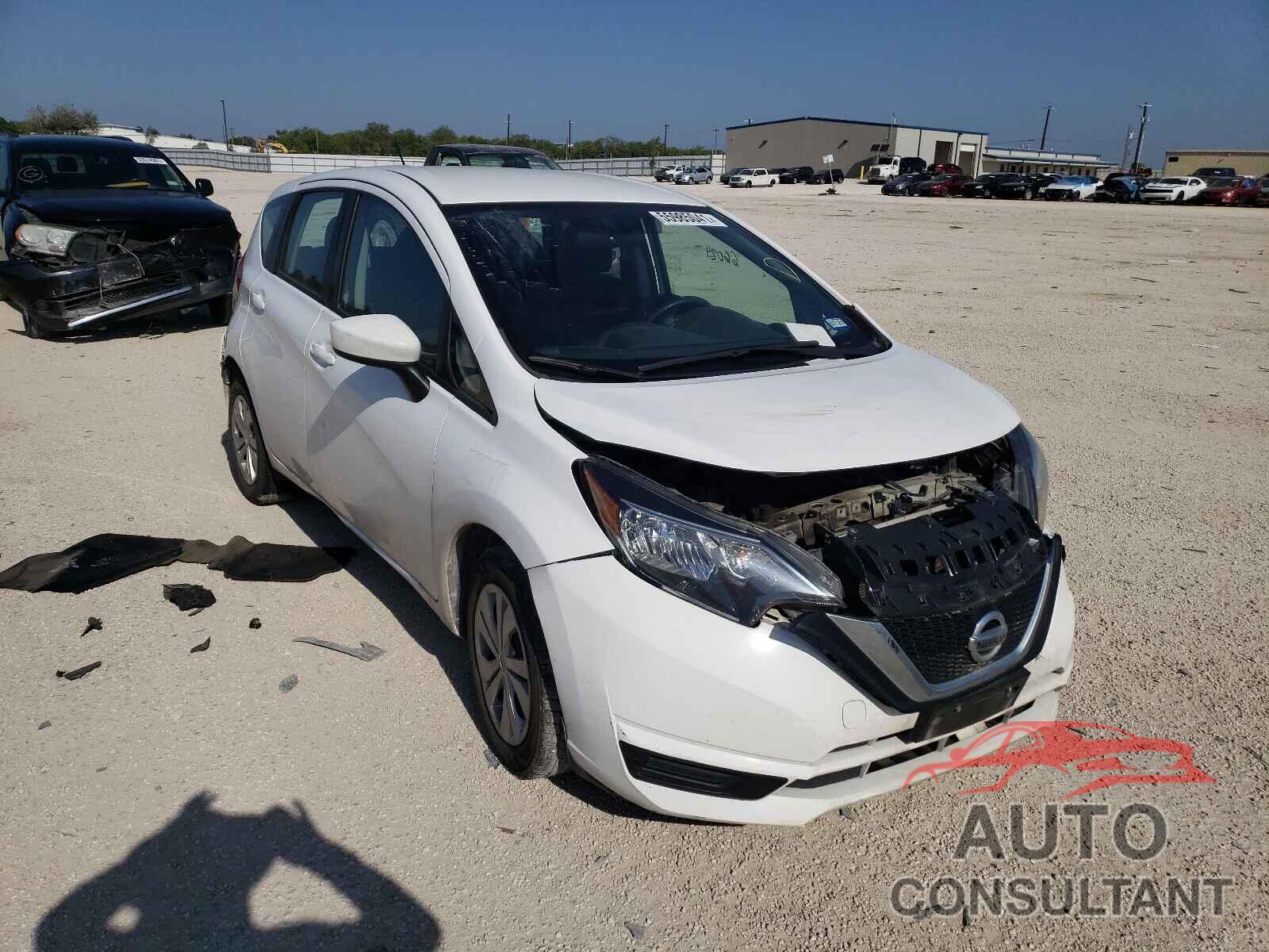 NISSAN VERSA 2018 - 3N1CE2CP8JL370221