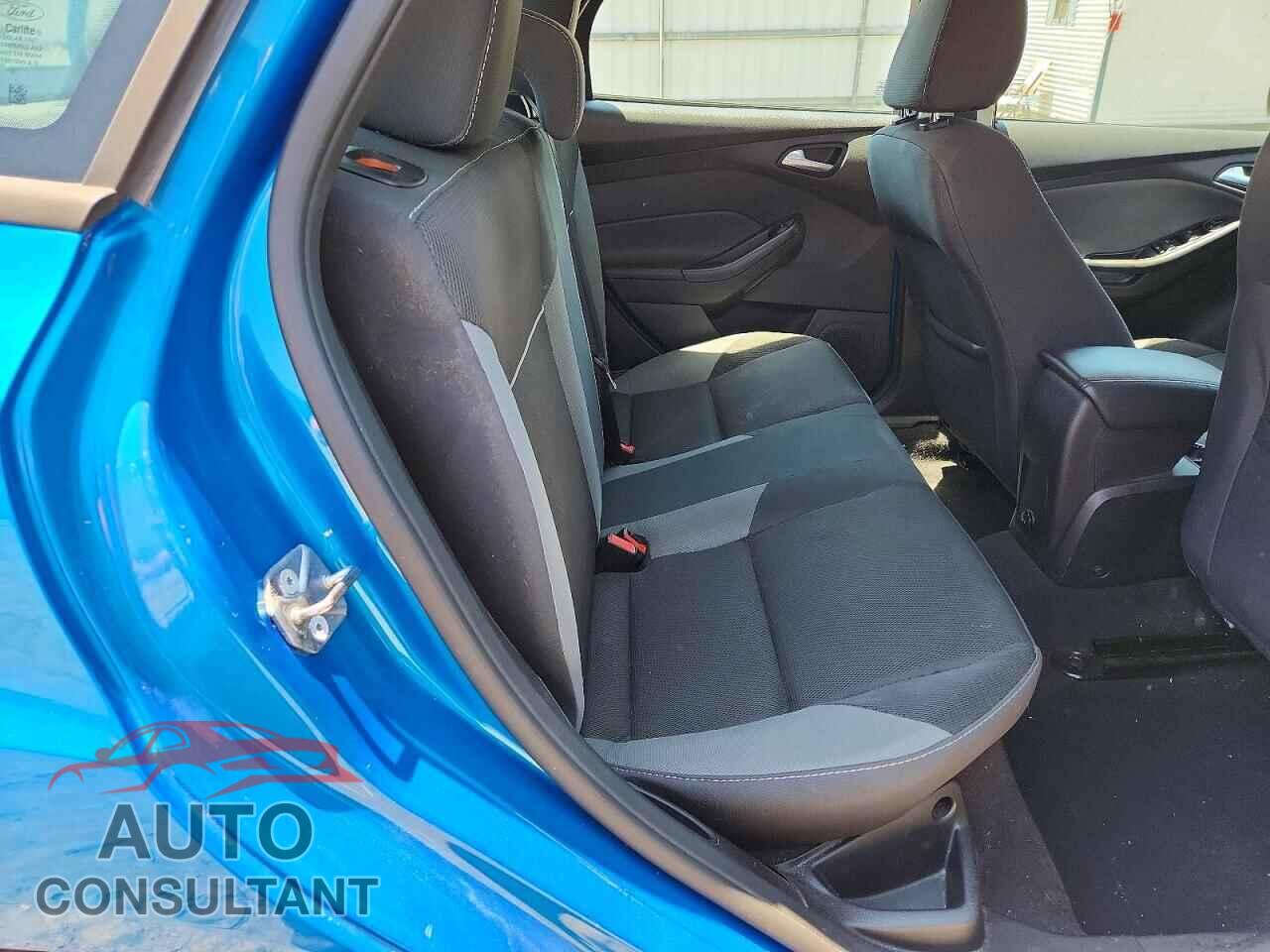 FORD FOCUS 2014 - 1FADP3F29EL428152