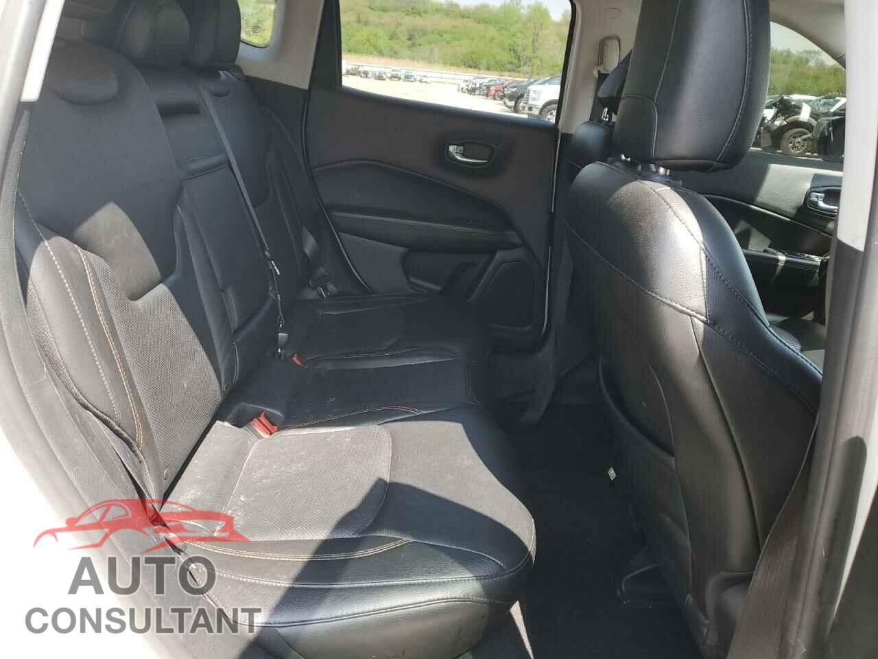 JEEP COMPASS 2018 - 3C4NJDCB2JT329701