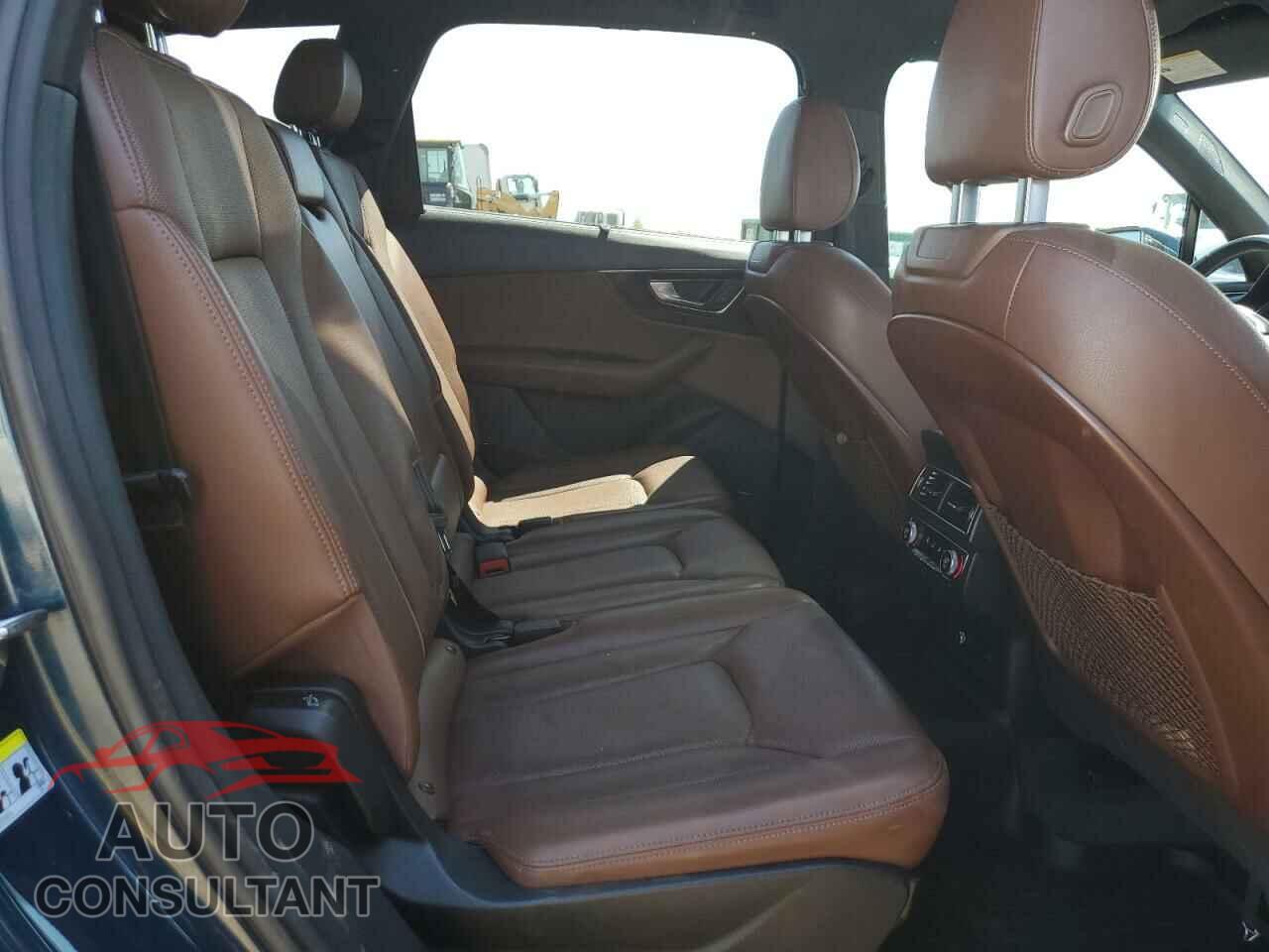 AUDI Q7 2018 - WA1LAAF71JD046204