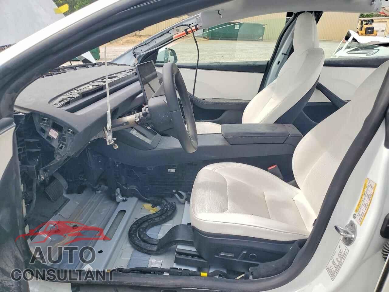 TESLA MODEL 3 2025 - 5YJ3E1EA9SF922129