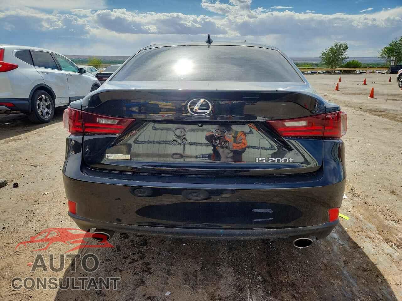LEXUS IS 2016 - JTHBA1D20G5033146