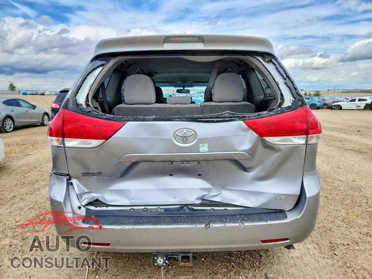 TOYOTA SIENNA 2013 - 5TDKK3DC8DS367059