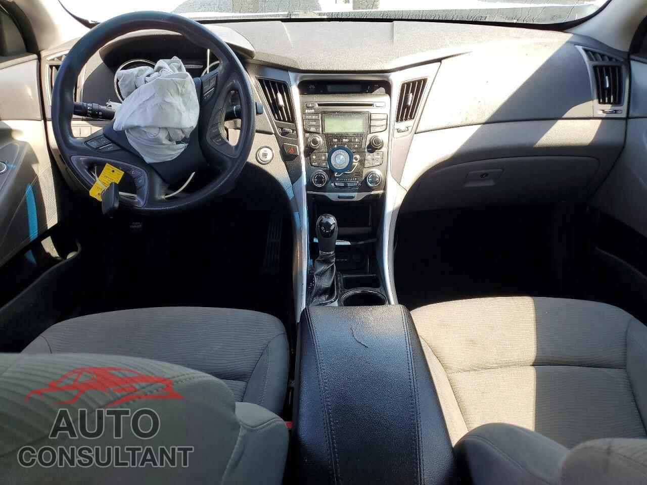 HYUNDAI SONATA 2012 - KMHEC4A40CA036559