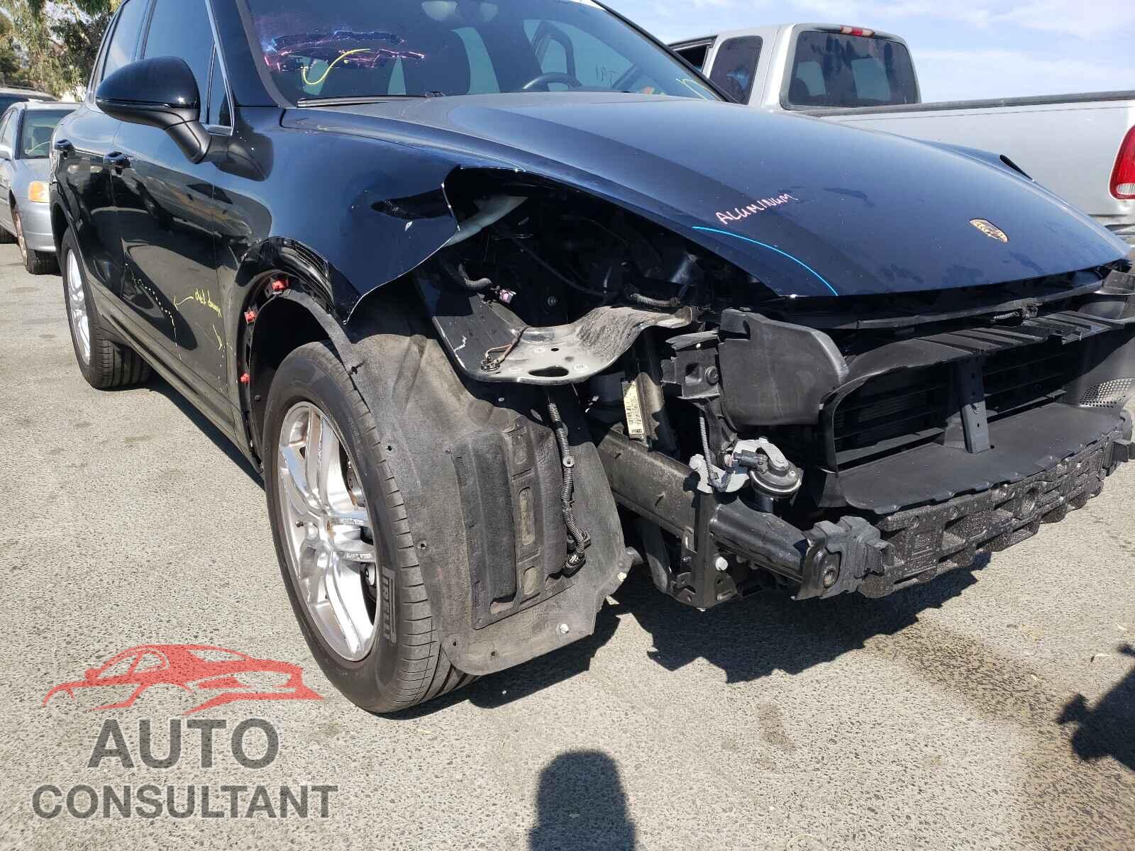 PORSCHE CAYENNE 2016 - WP1AA2A29GLA08375