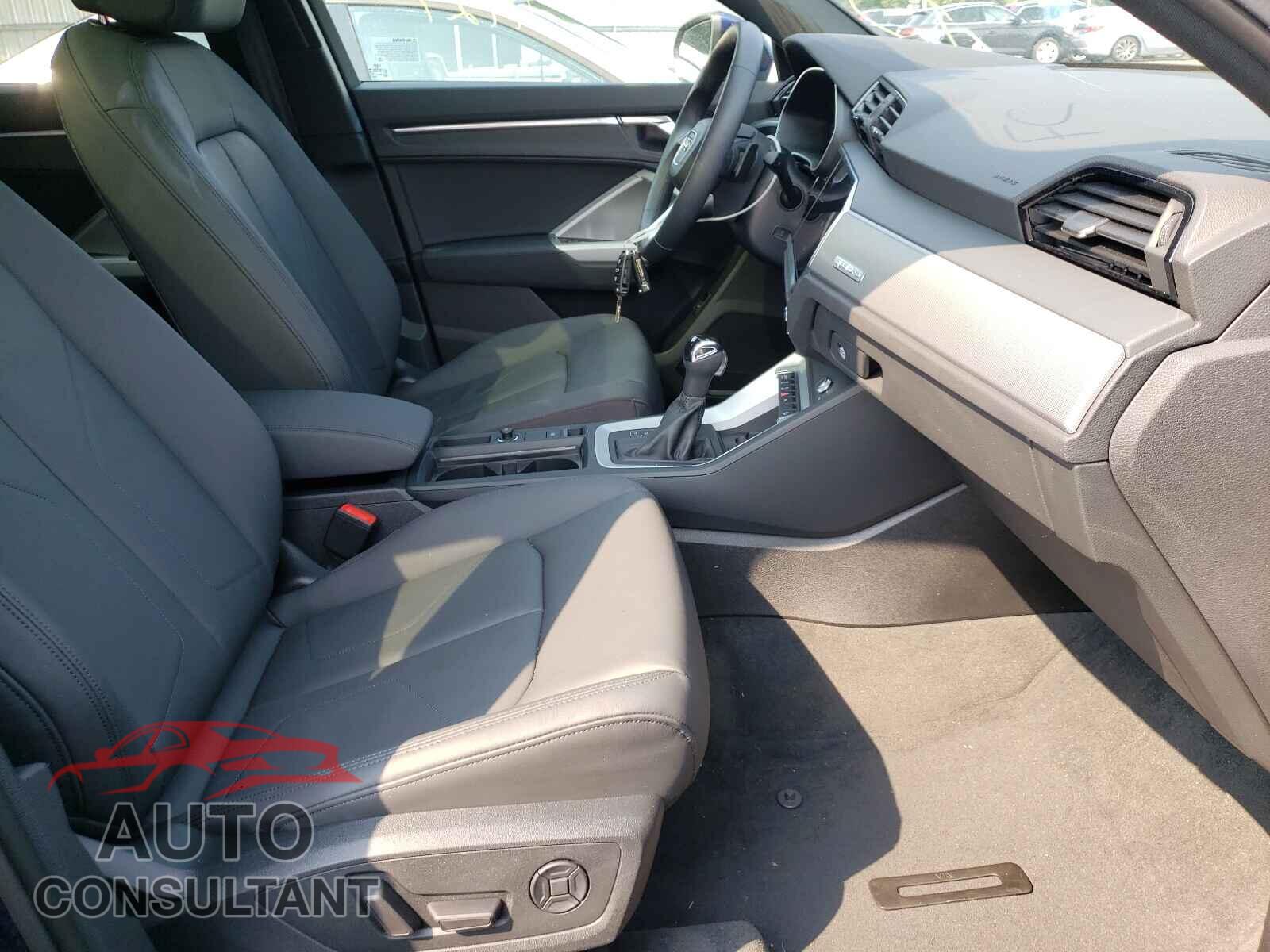 AUDI Q3 2021 - WA1EECF3XM1036475