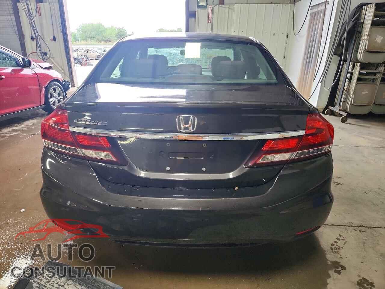 HONDA CIVIC 2013 - 2HGFB2F55DH589410