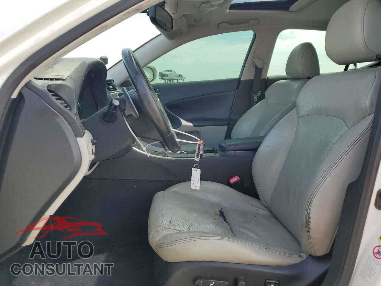 LEXUS IS 2011 - JTHBF5C26B5133416