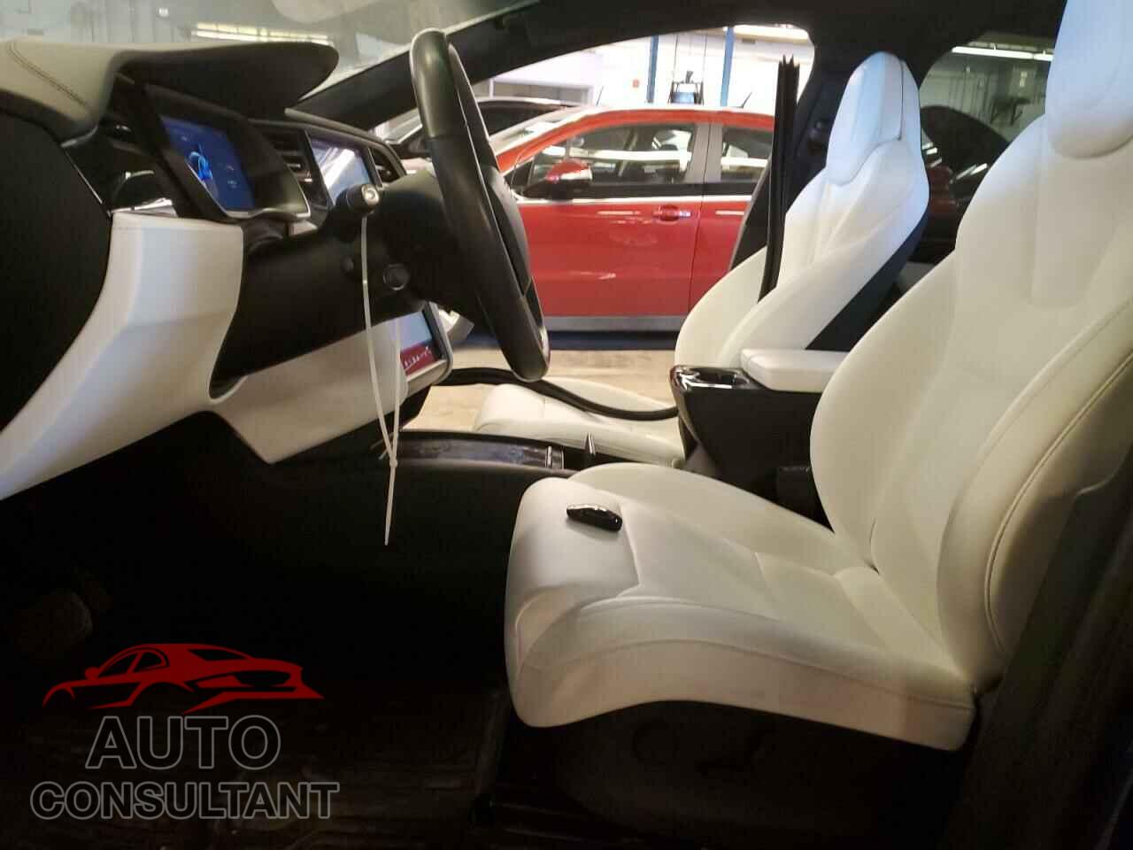 TESLA MODEL X 2018 - 5YJXCBE21JF142646