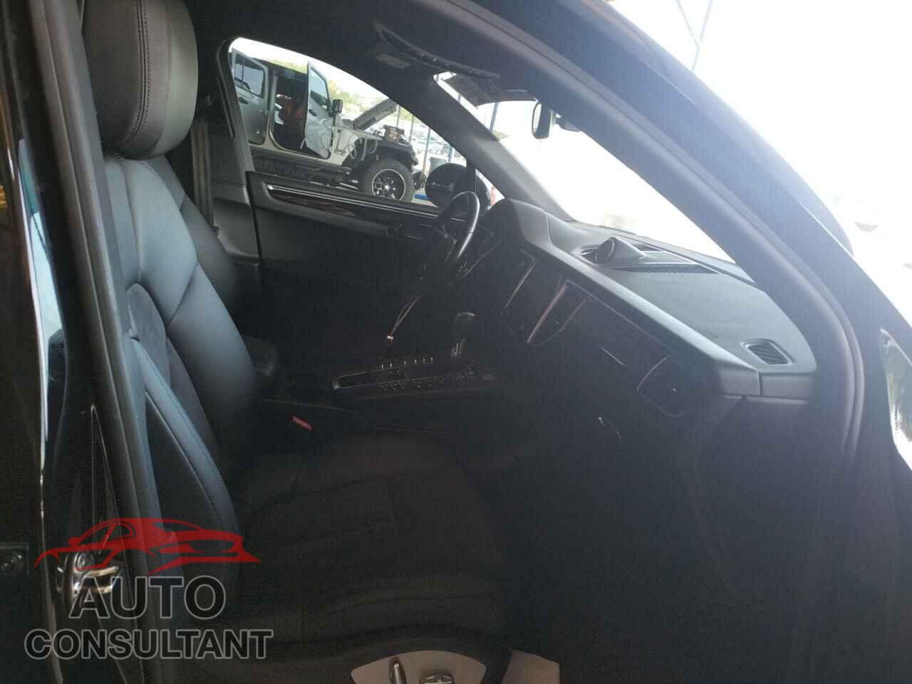 PORSCHE MACAN 2017 - WP1AA2A59HLB00209