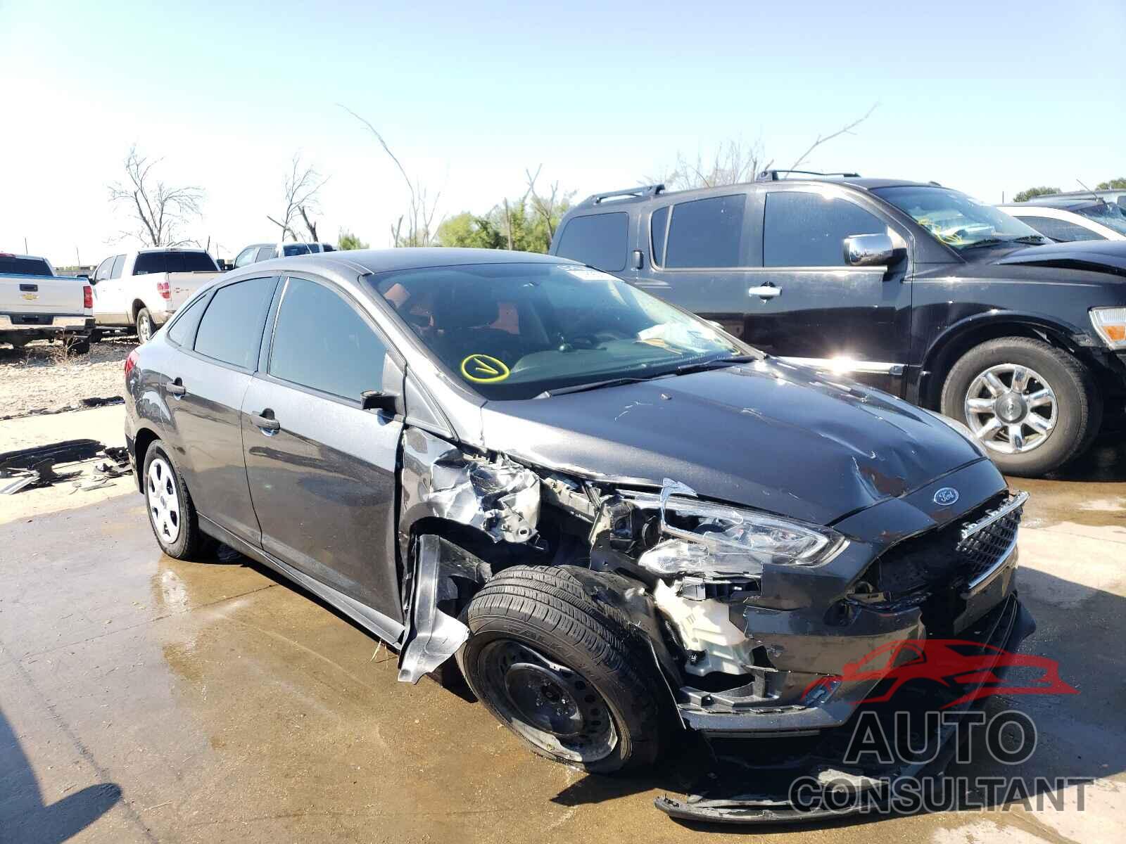 FORD FOCUS 2017 - 1FADP3E26HL244275