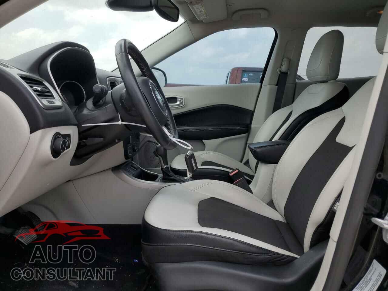 JEEP COMPASS 2017 - 3C4NJCBB8HT668856