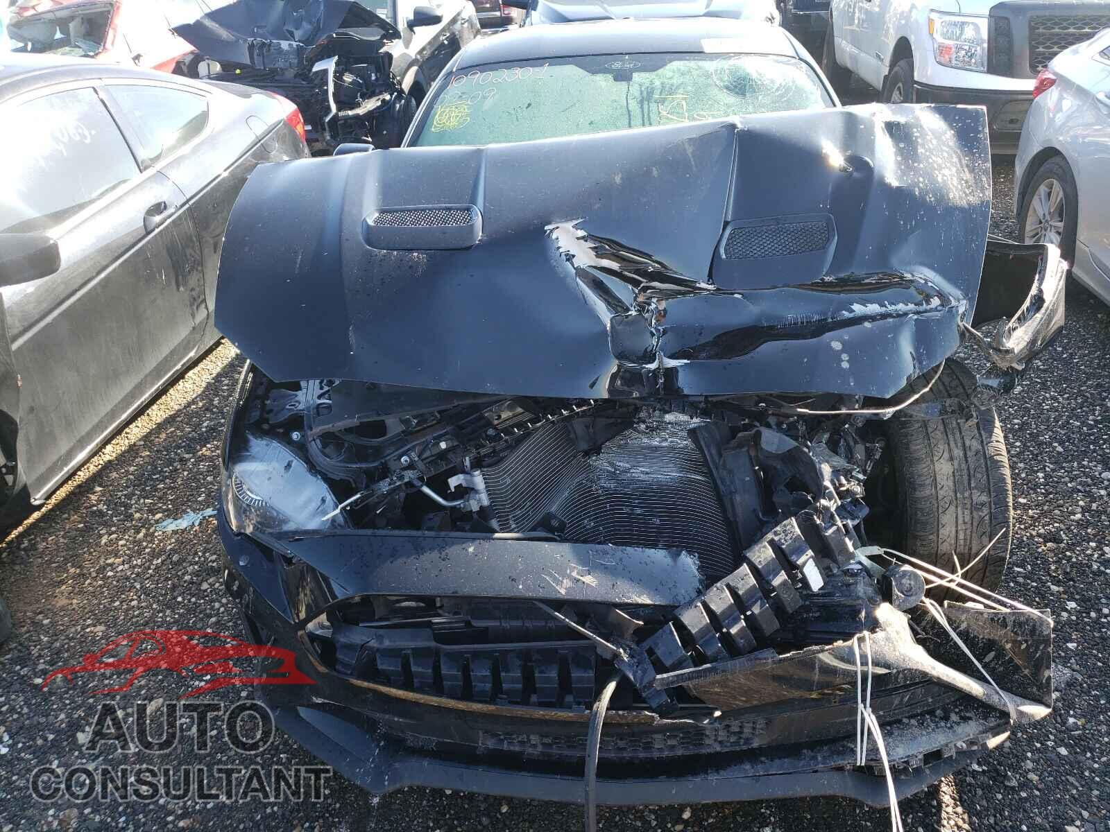FORD MUSTANG 2019 - 1FA6P8CF5K5196159