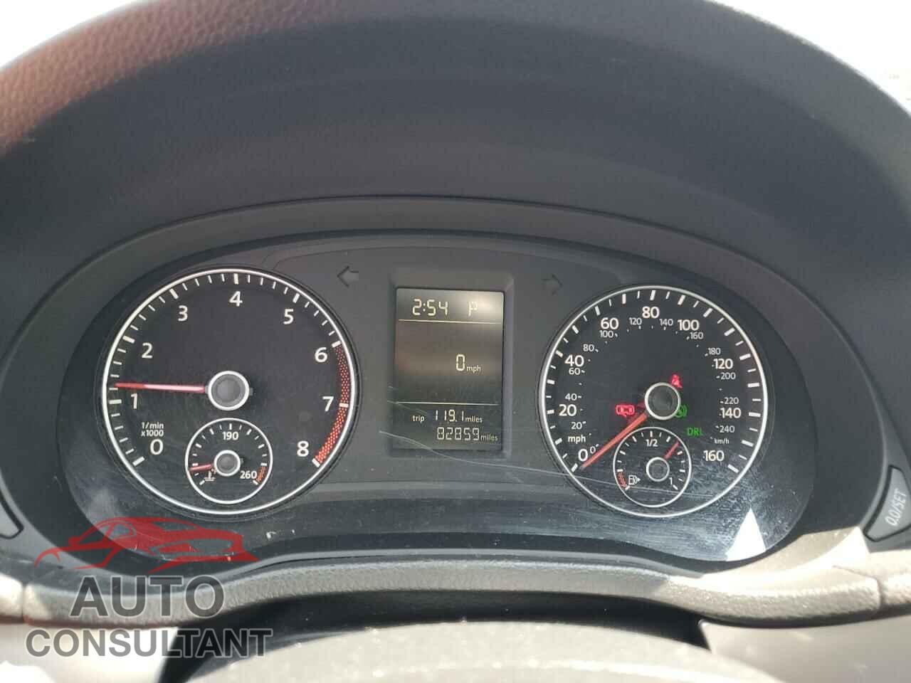VOLKSWAGEN PASSAT 2015 - 1VWAT7A38FC100266