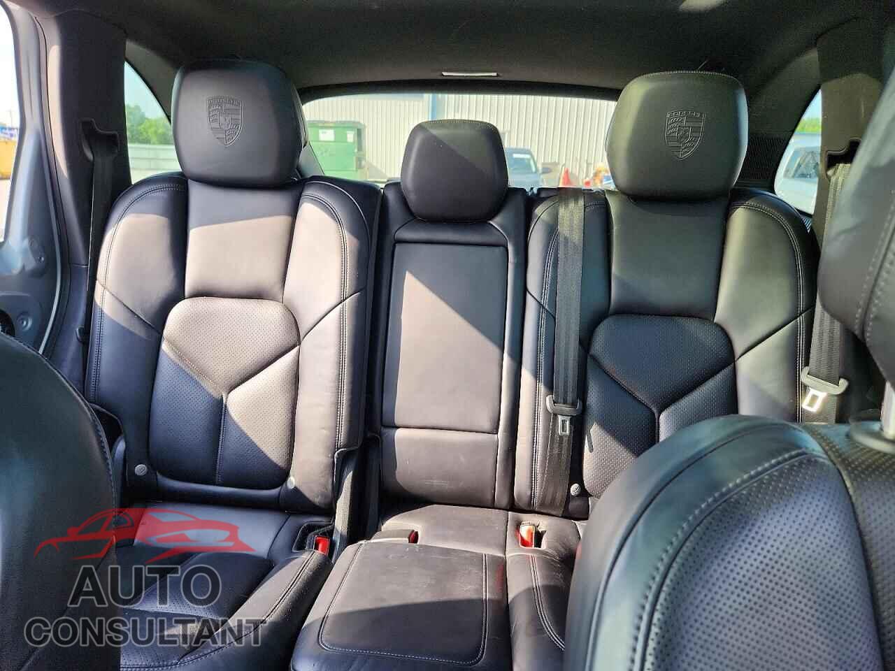PORSCHE CAYENNE 2017 - WP1AA2A2XHKA86591