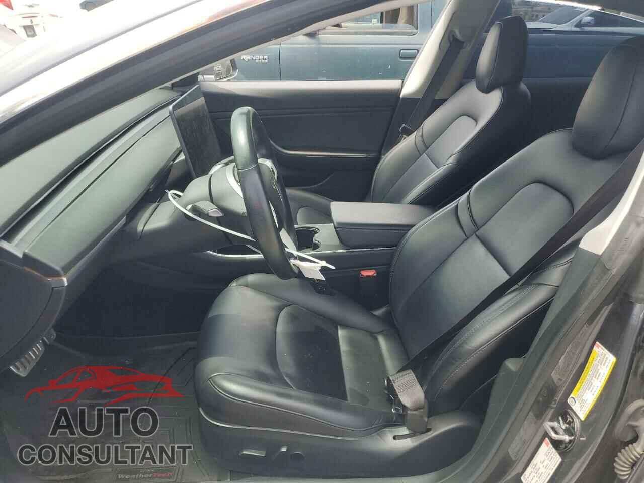 TESLA MODEL 3 2018 - 5YJ3E1EA1JF010853